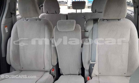 Buy Import Toyota Sienna White Car in Import - Dubai in Attapeu Province Buy Import Toyota Sienna White Car in Import - Dubai in Attapeu Province