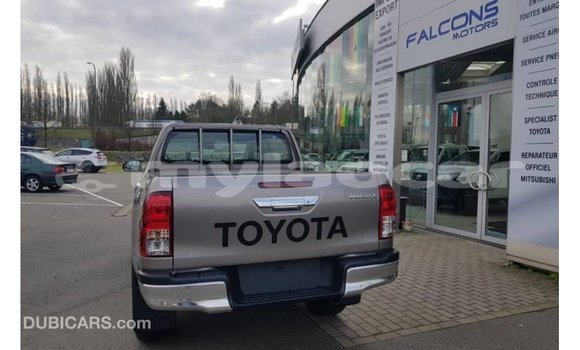 Buy Import Toyota Hilux Brown Car in Import - Dubai in Attapeu Province Buy Import Toyota Hilux Brown Car in Import - Dubai in Attapeu Province