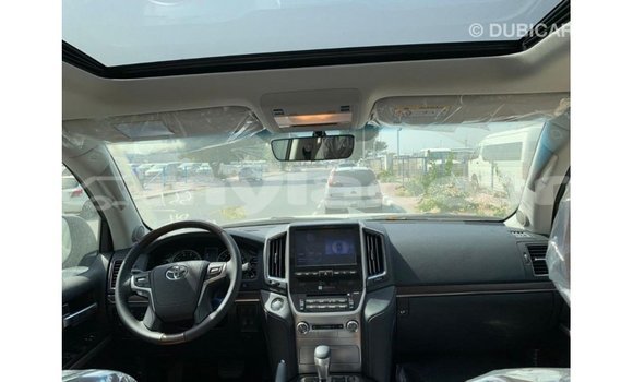 Acheter Import Voiture Toyota Land Cruiser Noir à Import - Dubai, Attapeu Province Acheter Import Voiture Toyota Land Cruiser Noir à Import - Dubai, Attapeu Province