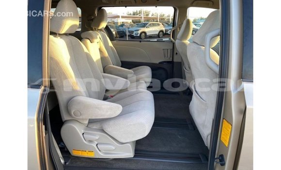Buy Import Toyota Sienna Other Car in Import - Dubai in Attapeu Province Buy Import Toyota Sienna Other Car in Import - Dubai in Attapeu Province
