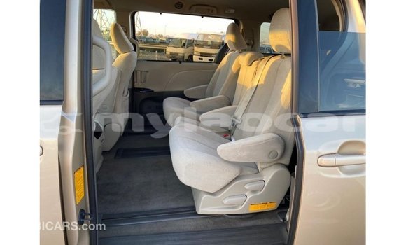 Buy Import Toyota Sienna Other Car in Import - Dubai in Attapeu Province Buy Import Toyota Sienna Other Car in Import - Dubai in Attapeu Province