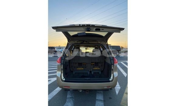 Buy Import Toyota Sienna Other Car in Import - Dubai in Attapeu Province Buy Import Toyota Sienna Other Car in Import - Dubai in Attapeu Province