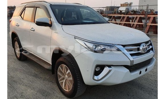 Buy Import Toyota Fortuner White Car in Import - Dubai in Attapeu Province Buy Import Toyota Fortuner White Car in Import - Dubai in Attapeu Province