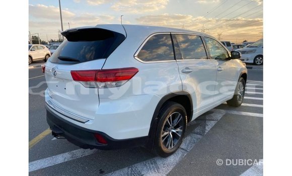 Buy Import Toyota Highlander White Car in Import - Dubai in Attapeu Province Buy Import Toyota Highlander White Car in Import - Dubai in Attapeu Province