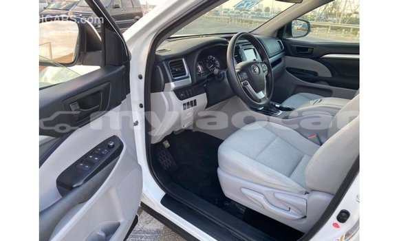 Buy Import Toyota Highlander White Car in Import - Dubai in Attapeu Province Buy Import Toyota Highlander White Car in Import - Dubai in Attapeu Province