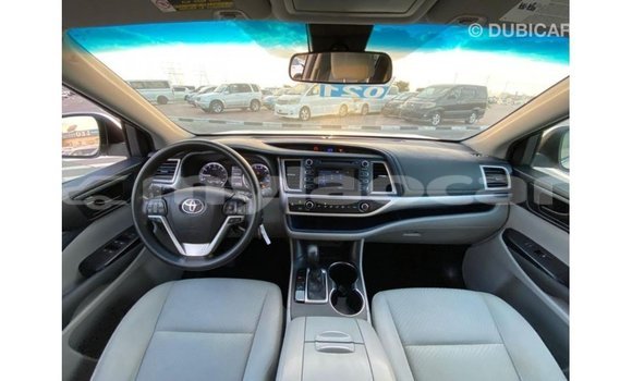Buy Import Toyota Highlander White Car in Import - Dubai in Attapeu Province Buy Import Toyota Highlander White Car in Import - Dubai in Attapeu Province