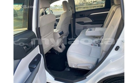 Buy Import Toyota Highlander White Car in Import - Dubai in Attapeu Province Buy Import Toyota Highlander White Car in Import - Dubai in Attapeu Province
