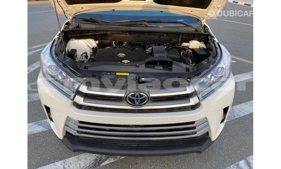 Buy Import Toyota Highlander White Car in Import - Dubai in Attapeu Province Buy Import Toyota Highlander White Car in Import - Dubai in Attapeu Province