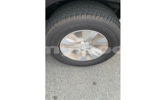 Acheter Import Voiture Toyota Hilux Noir à Import - Dubai, Attapeu Province Acheter Import Voiture Toyota Hilux Noir à Import - Dubai, Attapeu Province