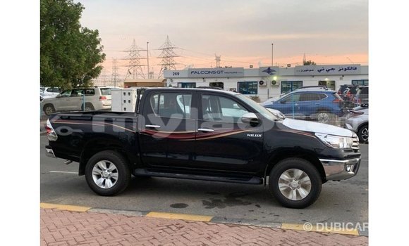 Acheter Import Voiture Toyota Hilux Noir à Import - Dubai, Attapeu Province Acheter Import Voiture Toyota Hilux Noir à Import - Dubai, Attapeu Province
