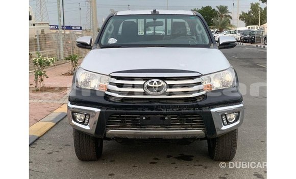Acheter Import Voiture Toyota Hilux Noir à Import - Dubai, Attapeu Province Acheter Import Voiture Toyota Hilux Noir à Import - Dubai, Attapeu Province
