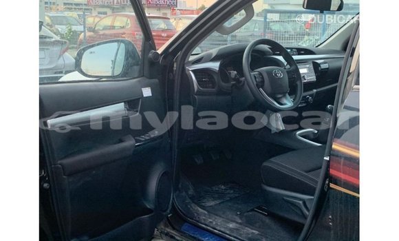 Acheter Import Voiture Toyota Hilux Noir à Import - Dubai, Attapeu Province Acheter Import Voiture Toyota Hilux Noir à Import - Dubai, Attapeu Province