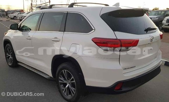 Acheter Import Voiture Toyota Highlander Blanc à Import - Dubai, Attapeu Province Acheter Import Voiture Toyota Highlander Blanc à Import - Dubai, Attapeu Province