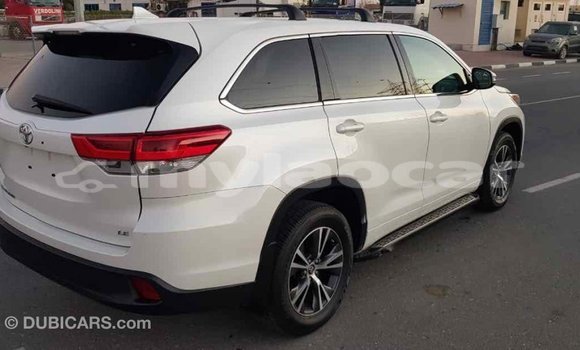 Acheter Import Voiture Toyota Highlander Blanc à Import - Dubai, Attapeu Province Acheter Import Voiture Toyota Highlander Blanc à Import - Dubai, Attapeu Province