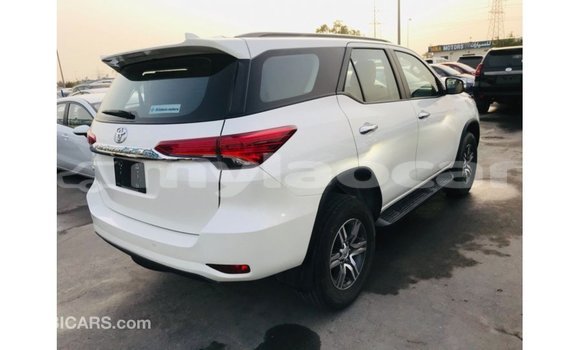 Buy Import Toyota Fortuner White Car in Import - Dubai in Attapeu Province Buy Import Toyota Fortuner White Car in Import - Dubai in Attapeu Province