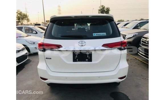 Buy Import Toyota Fortuner White Car in Import - Dubai in Attapeu Province Buy Import Toyota Fortuner White Car in Import - Dubai in Attapeu Province