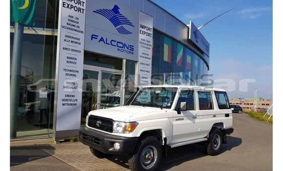 Buy Import Toyota Land Cruiser White Car in Import - Dubai in Attapeu Province Buy Import Toyota Land Cruiser White Car in Import - Dubai in Attapeu Province
