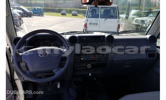 Buy Import Toyota Land Cruiser White Car in Import - Dubai in Attapeu Province Buy Import Toyota Land Cruiser White Car in Import - Dubai in Attapeu Province