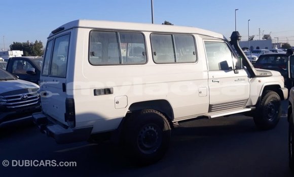 Buy Import Toyota Land Cruiser White Car in Import - Dubai in Attapeu Province Buy Import Toyota Land Cruiser White Car in Import - Dubai in Attapeu Province