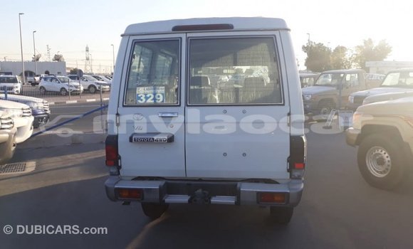 Buy Import Toyota Land Cruiser White Car in Import - Dubai in Attapeu Province Buy Import Toyota Land Cruiser White Car in Import - Dubai in Attapeu Province