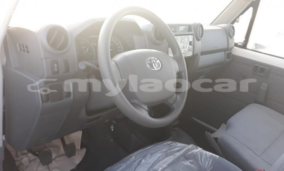 Buy Import Toyota Land Cruiser White Car in Import - Dubai in Attapeu Province Buy Import Toyota Land Cruiser White Car in Import - Dubai in Attapeu Province