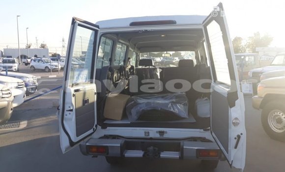 Buy Import Toyota Land Cruiser White Car in Import - Dubai in Attapeu Province Buy Import Toyota Land Cruiser White Car in Import - Dubai in Attapeu Province