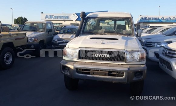 Buy Import Toyota Land Cruiser White Car in Import - Dubai in Attapeu Province Buy Import Toyota Land Cruiser White Car in Import - Dubai in Attapeu Province