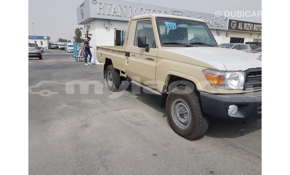 Buy Import Toyota Land Cruiser Beige Car in Import - Dubai in Attapeu Province Buy Import Toyota Land Cruiser Beige Car in Import - Dubai in Attapeu Province