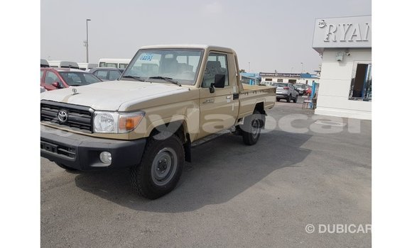 Buy Import Toyota Land Cruiser Beige Car in Import - Dubai in Attapeu Province Buy Import Toyota Land Cruiser Beige Car in Import - Dubai in Attapeu Province