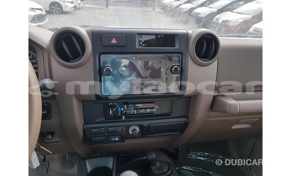 Buy Import Toyota Land Cruiser Beige Car in Import - Dubai in Attapeu Province Buy Import Toyota Land Cruiser Beige Car in Import - Dubai in Attapeu Province
