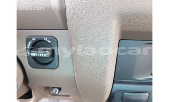 Buy Import Toyota Land Cruiser Beige Car in Import - Dubai in Attapeu Province Buy Import Toyota Land Cruiser Beige Car in Import - Dubai in Attapeu Province
