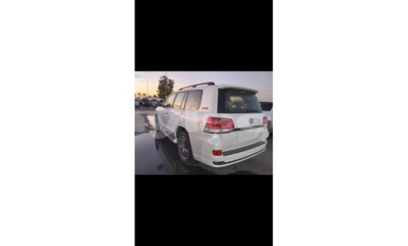 Buy Import Toyota Land Cruiser White Car in Import - Dubai in Attapeu Province Buy Import Toyota Land Cruiser White Car in Import - Dubai in Attapeu Province