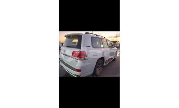 Buy Import Toyota Land Cruiser White Car in Import - Dubai in Attapeu Province Buy Import Toyota Land Cruiser White Car in Import - Dubai in Attapeu Province