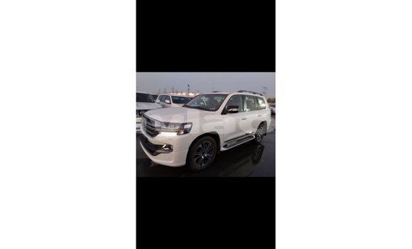 Buy Import Toyota Land Cruiser White Car in Import - Dubai in Attapeu Province Buy Import Toyota Land Cruiser White Car in Import - Dubai in Attapeu Province