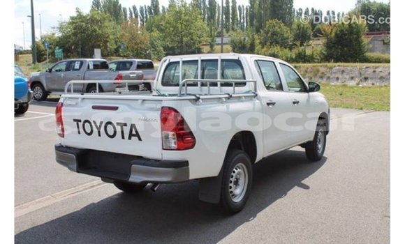 Buy Import Toyota Hilux White Car in Import - Dubai in Attapeu Province Buy Import Toyota Hilux White Car in Import - Dubai in Attapeu Province