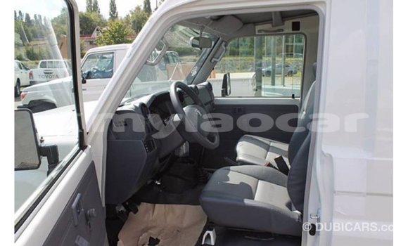 Buy Import Toyota Land Cruiser White Car in Import - Dubai in Attapeu Province Buy Import Toyota Land Cruiser White Car in Import - Dubai in Attapeu Province