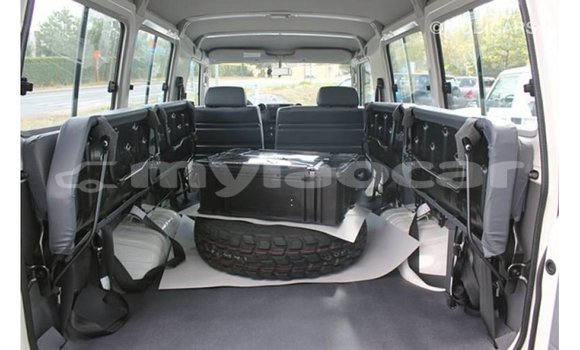 Buy Import Toyota Land Cruiser White Car in Import - Dubai in Attapeu Province Buy Import Toyota Land Cruiser White Car in Import - Dubai in Attapeu Province