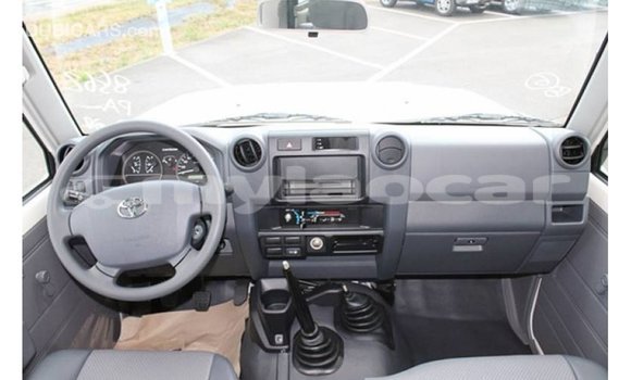 Buy Import Toyota Land Cruiser White Car in Import - Dubai in Attapeu Province Buy Import Toyota Land Cruiser White Car in Import - Dubai in Attapeu Province