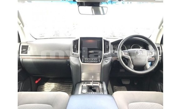 Buy Import Toyota Land Cruiser White Car in Import - Dubai in Attapeu Province Buy Import Toyota Land Cruiser White Car in Import - Dubai in Attapeu Province