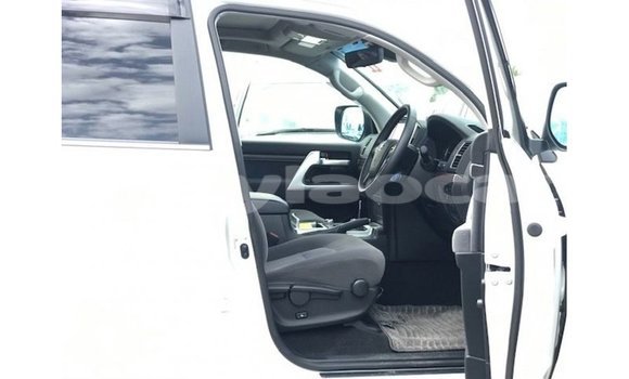 Buy Import Toyota Land Cruiser White Car in Import - Dubai in Attapeu Province Buy Import Toyota Land Cruiser White Car in Import - Dubai in Attapeu Province