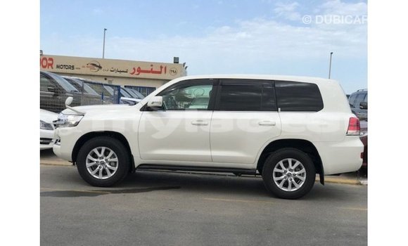 Buy Import Toyota Land Cruiser White Car in Import - Dubai in Attapeu Province Buy Import Toyota Land Cruiser White Car in Import - Dubai in Attapeu Province