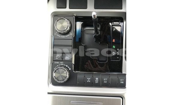 Buy Import Toyota Land Cruiser White Car in Import - Dubai in Attapeu Province Buy Import Toyota Land Cruiser White Car in Import - Dubai in Attapeu Province