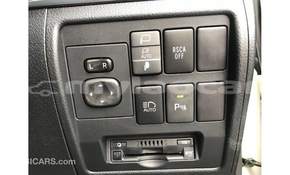 Buy Import Toyota Land Cruiser White Car in Import - Dubai in Attapeu Province Buy Import Toyota Land Cruiser White Car in Import - Dubai in Attapeu Province