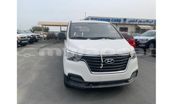 Buy Import Hyundai Cargo White Car in Import - Dubai in Attapeu Province Buy Import Hyundai Cargo White Car in Import - Dubai in Attapeu Province