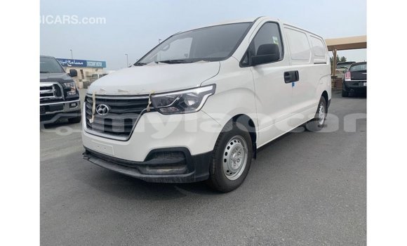 Buy Import Hyundai Cargo White Car in Import - Dubai in Attapeu Province Buy Import Hyundai Cargo White Car in Import - Dubai in Attapeu Province