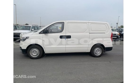 Buy Import Hyundai Cargo White Car in Import - Dubai in Attapeu Province Buy Import Hyundai Cargo White Car in Import - Dubai in Attapeu Province