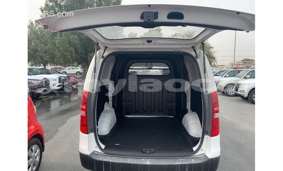 Buy Import Hyundai Cargo White Car in Import - Dubai in Attapeu Province Buy Import Hyundai Cargo White Car in Import - Dubai in Attapeu Province