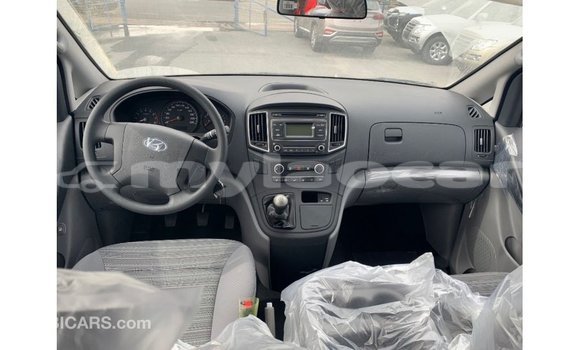 Buy Import Hyundai Cargo White Car in Import - Dubai in Attapeu Province Buy Import Hyundai Cargo White Car in Import - Dubai in Attapeu Province