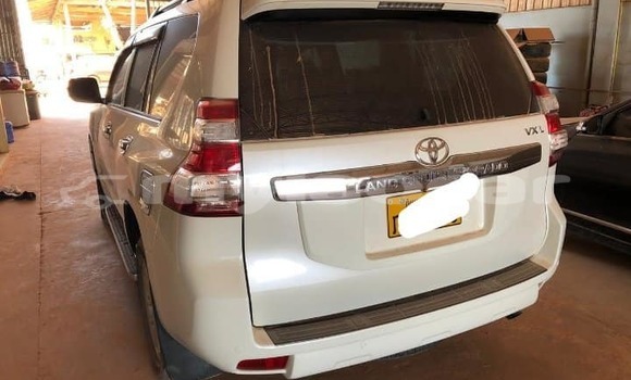 Buy Used Toyota Land Cruiser Prado White Car in Vientiane in Vientiane Province Buy Used Toyota Land Cruiser Prado White Car in Vientiane in Vientiane Province