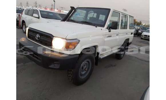 Buy Import Toyota Land Cruiser White Car in Import - Dubai in Attapeu Province Buy Import Toyota Land Cruiser White Car in Import - Dubai in Attapeu Province